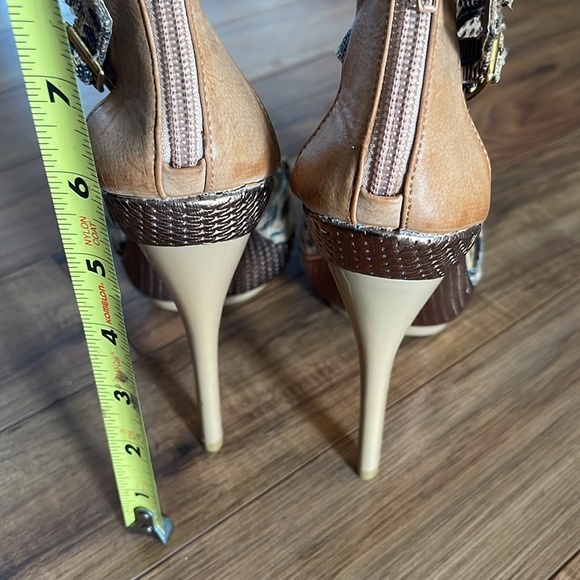 heels 👠 - Picture 3 of 6